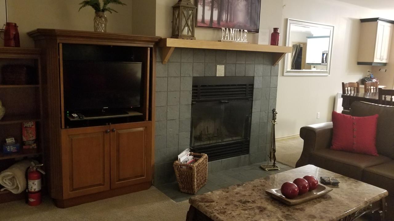 2 Bedroom Condo In Pedestrian Village By Amazing Property Rentals Mont-Tremblant Eksteriør billede
